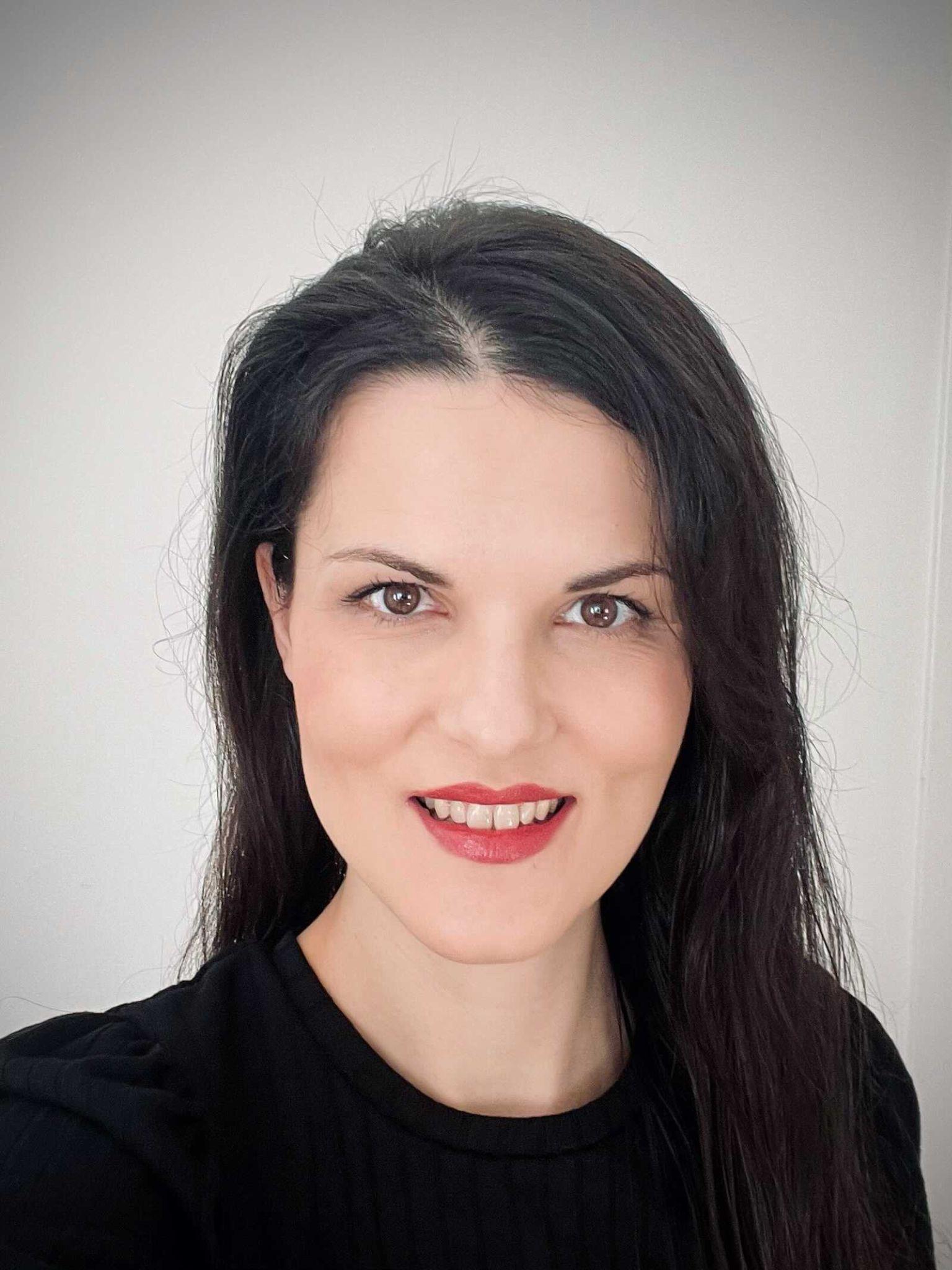 &Eacute;va Sz&eacute;kely